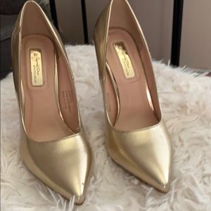 Gold stiletto